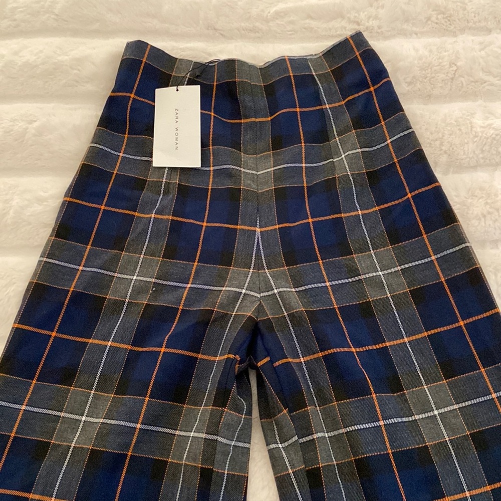 New ZARA plaid bell bottom pants, size small.